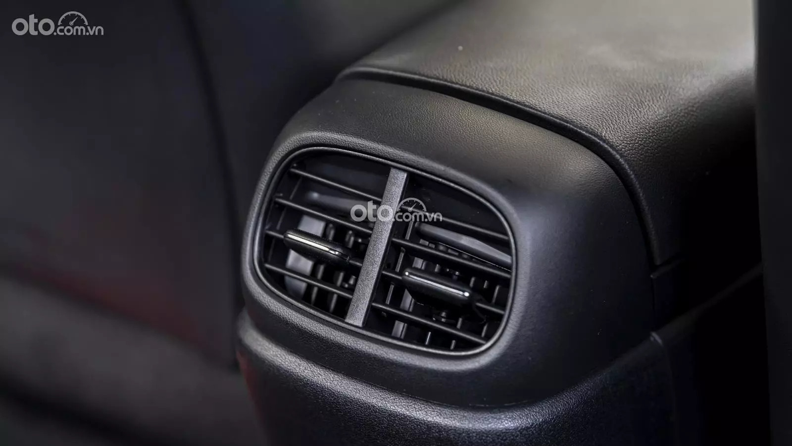 Cửa gió điều hòa riêng biệt cho hàng ghế sau xe Hyundai Elantra