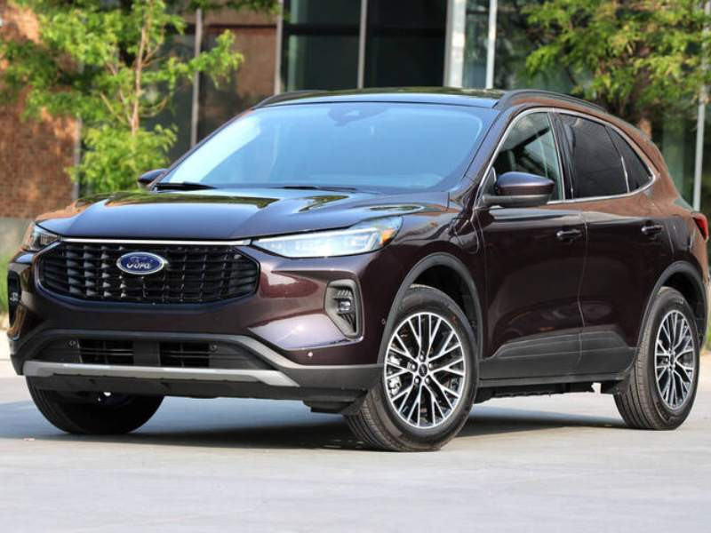 Ford Escape Plug-in Hybrid với phạm vi chạy điện sau sạc