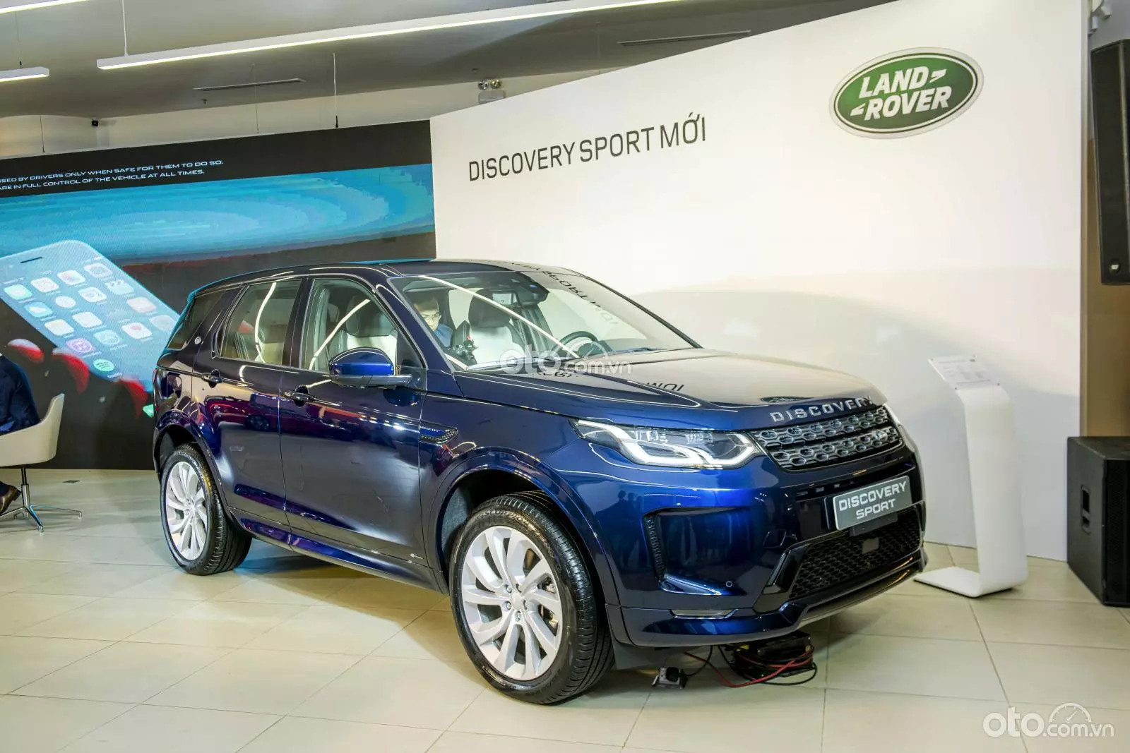 Giá xe Land Rover Discovery Sport mới nhất