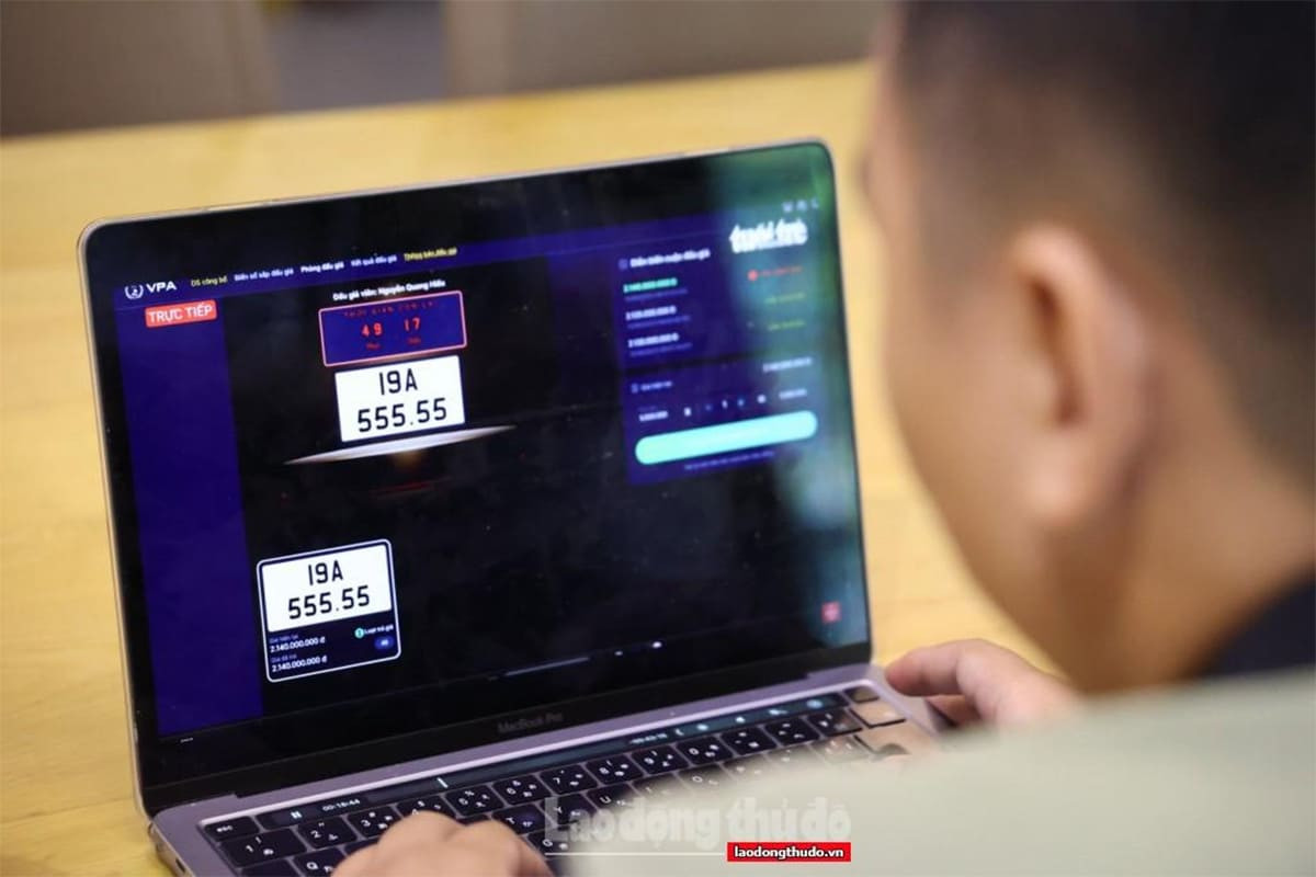 Giao diện tham gia đấu giá biển số xe online trên máy tính