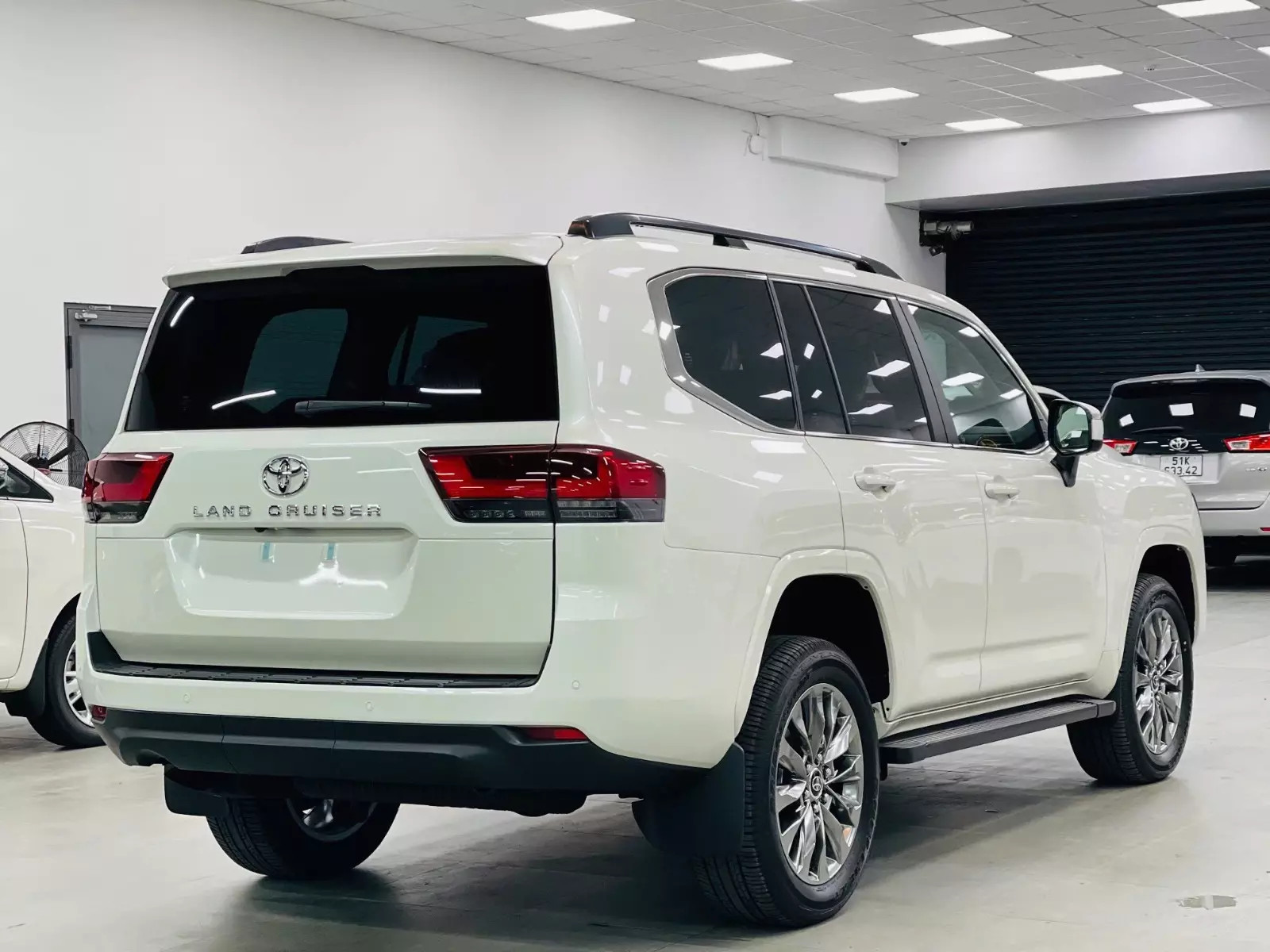 Hệ thống túi khí và an toàn trên Toyota Land Cruiser 2025