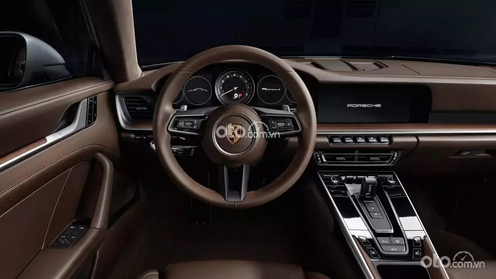 Khoang nội thất tổng thể của xe Porsche 911, kết hợp sang trọng và công nghệ