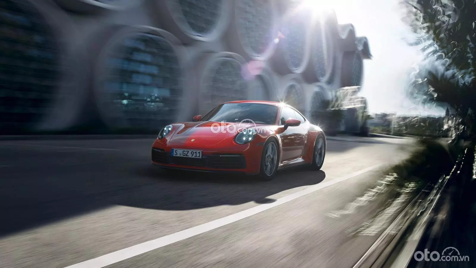 Khối động cơ 6 xi lanh mạnh mẽ của xe thể thao Porsche 911
