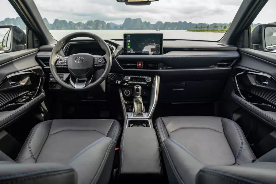 Không gian nội thất rộng rãi và tiện nghi trên xe Toyota Yaris Cross 2025