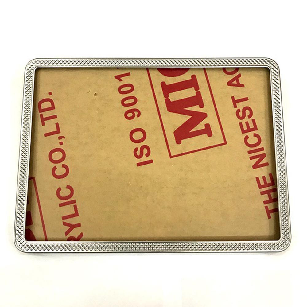 Khung ép biển số xe ô tô inox chấm bi độc đáo