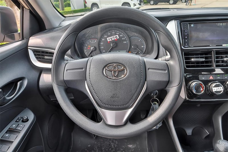 Màn hình giải trí và vô lăng Toyota Vios 2020