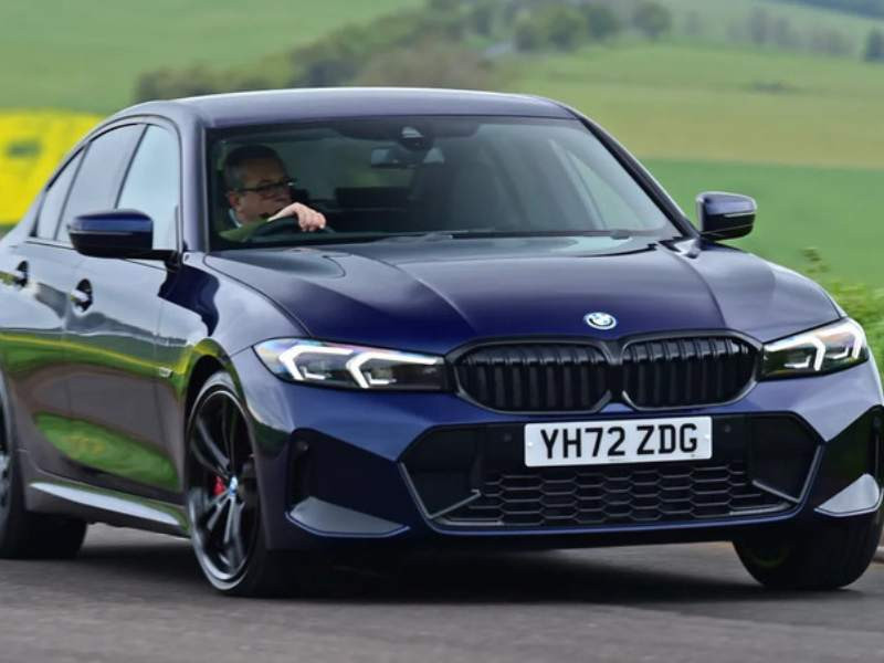 Mẫu sedan hạng sang BMW 330e phiên bản Plug-in Hybrid