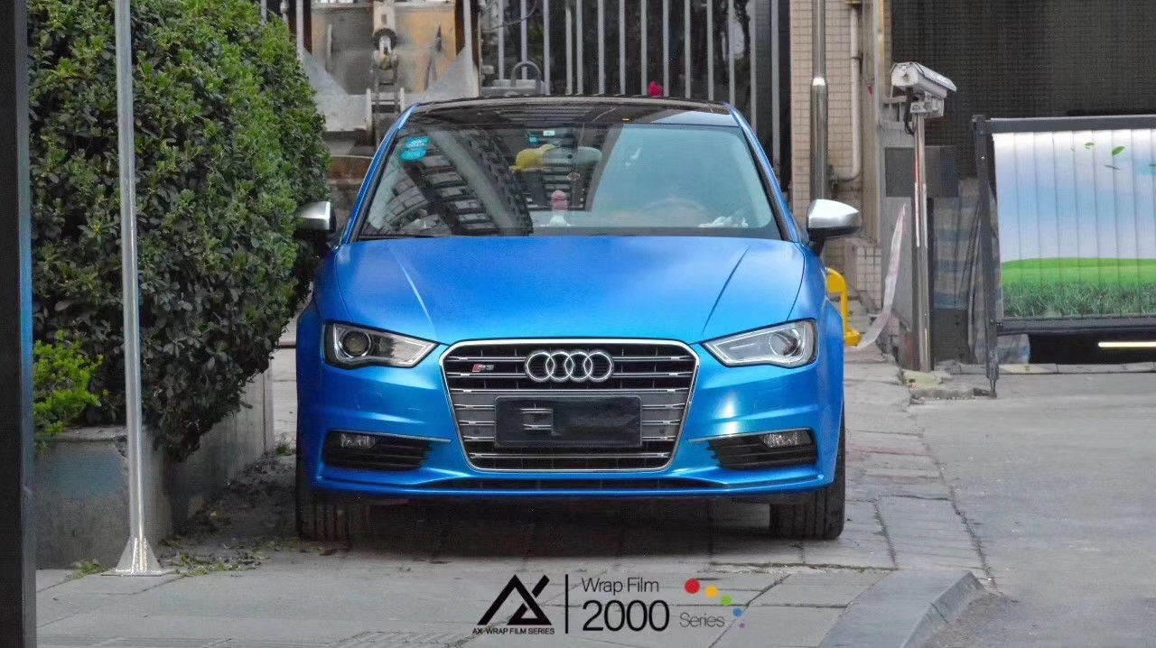 Mẫu xe Audi dán wrap màu xanh dương