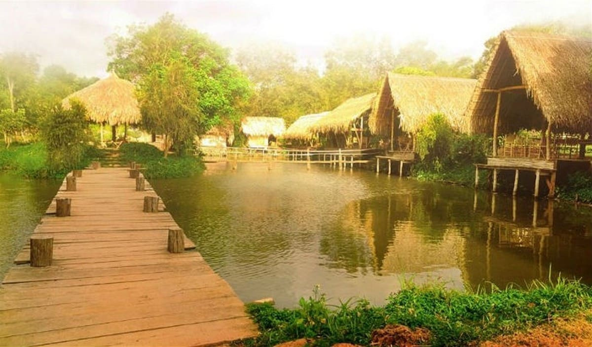 Những ngôi nhà dài truyền thống của người Ê Đê tại Buôn Akô Dhông, trung tâm văn hóa Buôn Ma Thuột
