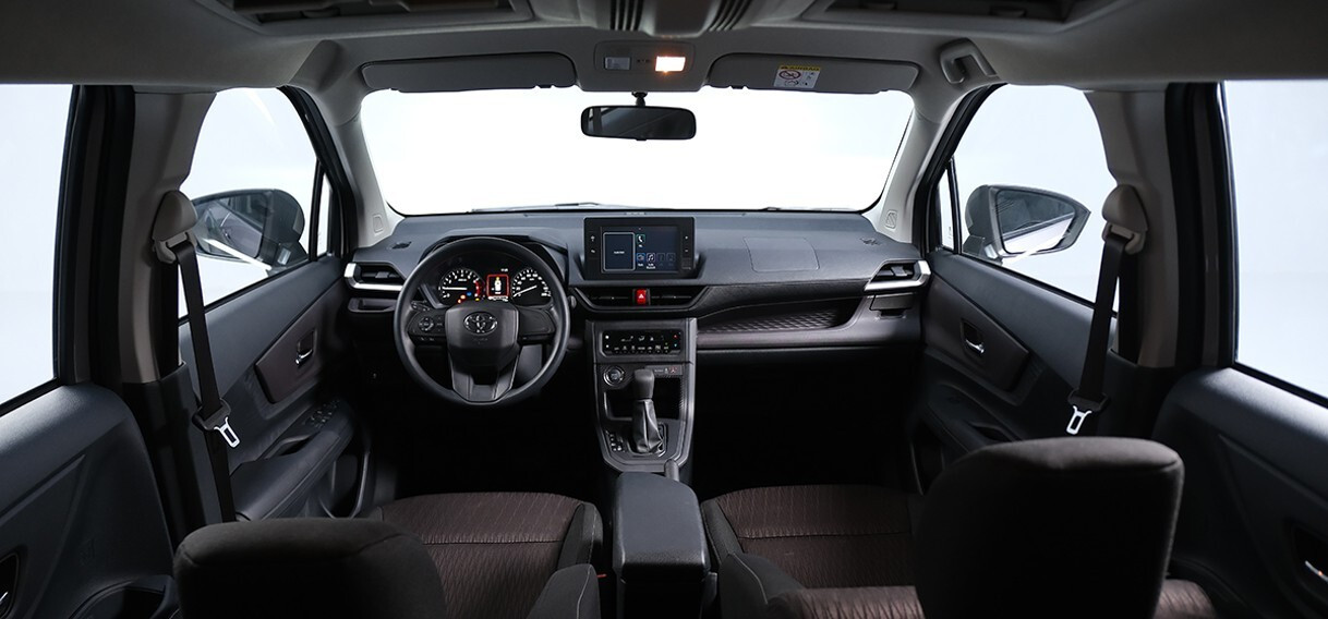 Nội thất và tiện nghi trong cabin xe Toyota Avanza Premio 7 chỗ