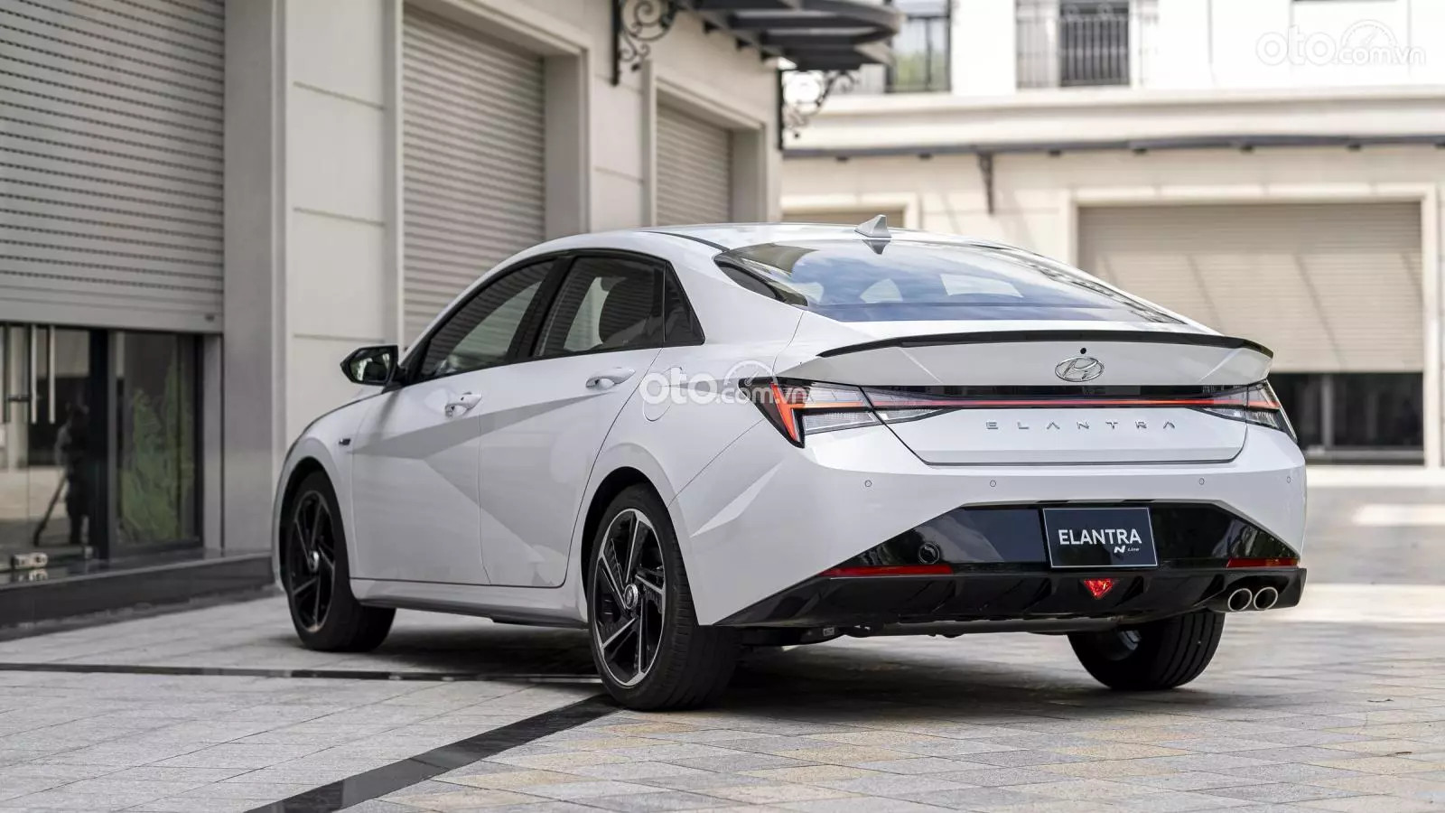 Thiết kế thân xe Hyundai Elantra với đường gân dập nổi sắc nét