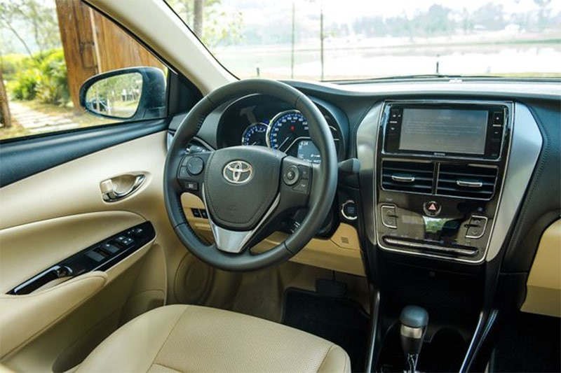 Toàn cảnh không gian nội thất rộng rãi của Toyota Vios 2022