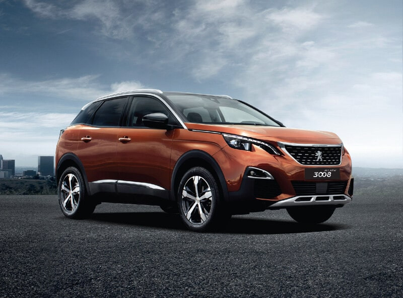 Tổng hợp các dòng xe Peugeot trưng bày cạnh nhau, thể hiện điểm đặc trưng thương hiệu.