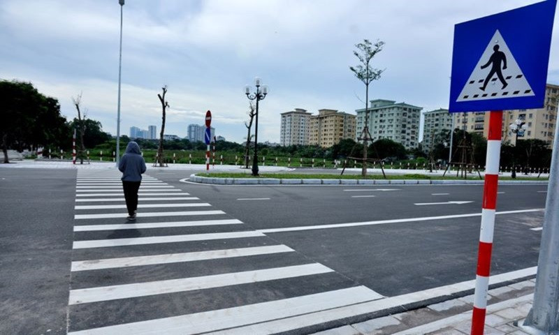 Biển báo giao thông dành riêng cho người đi bộ an toàn