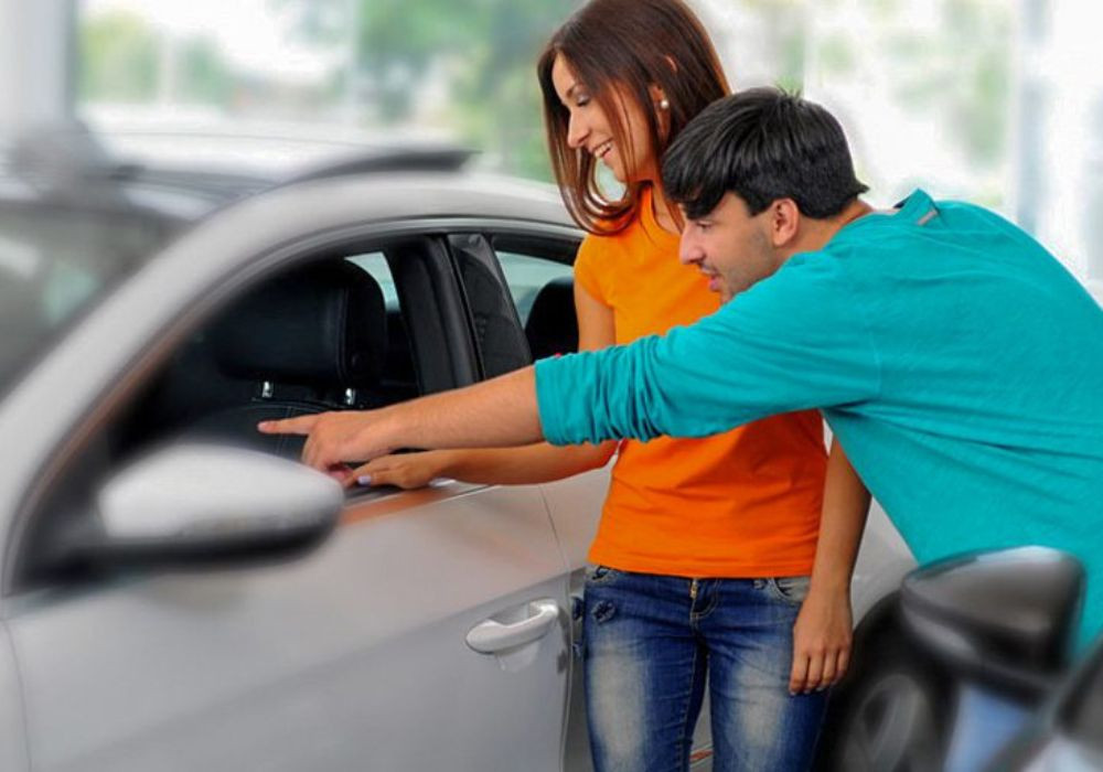 Khách hàng cần chủ động kiểm tra kỹ xe trước khi ký nhận giao sản phẩm