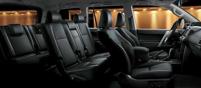 Khoang nội thất rộng rãi của Toyota Land Cruiser 2018