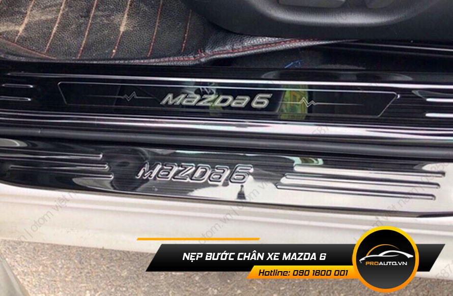 Nẹp bước chân xe Mazda 6 chống trầy xước hiệu quả, với thiết kế sang trọng làm tăng vẻ thể thao cho xe.
