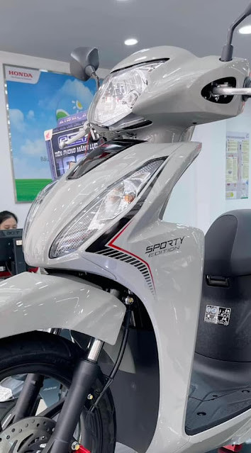 Tổng quan các phiên bản xe Honda Vision 2024 xếp hàng, giúp người đọc dễ dàng so sánh.