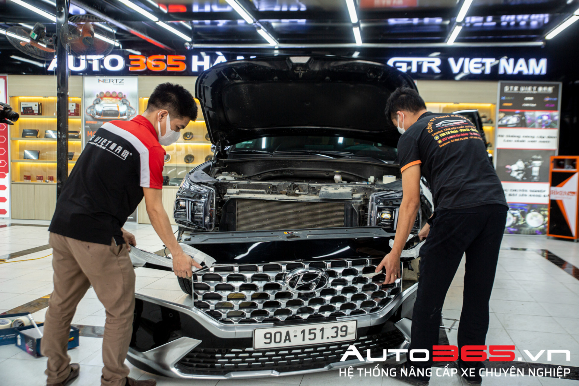Xe Hyundai Santa Fe 2022 trước khi nâng cấp đèn