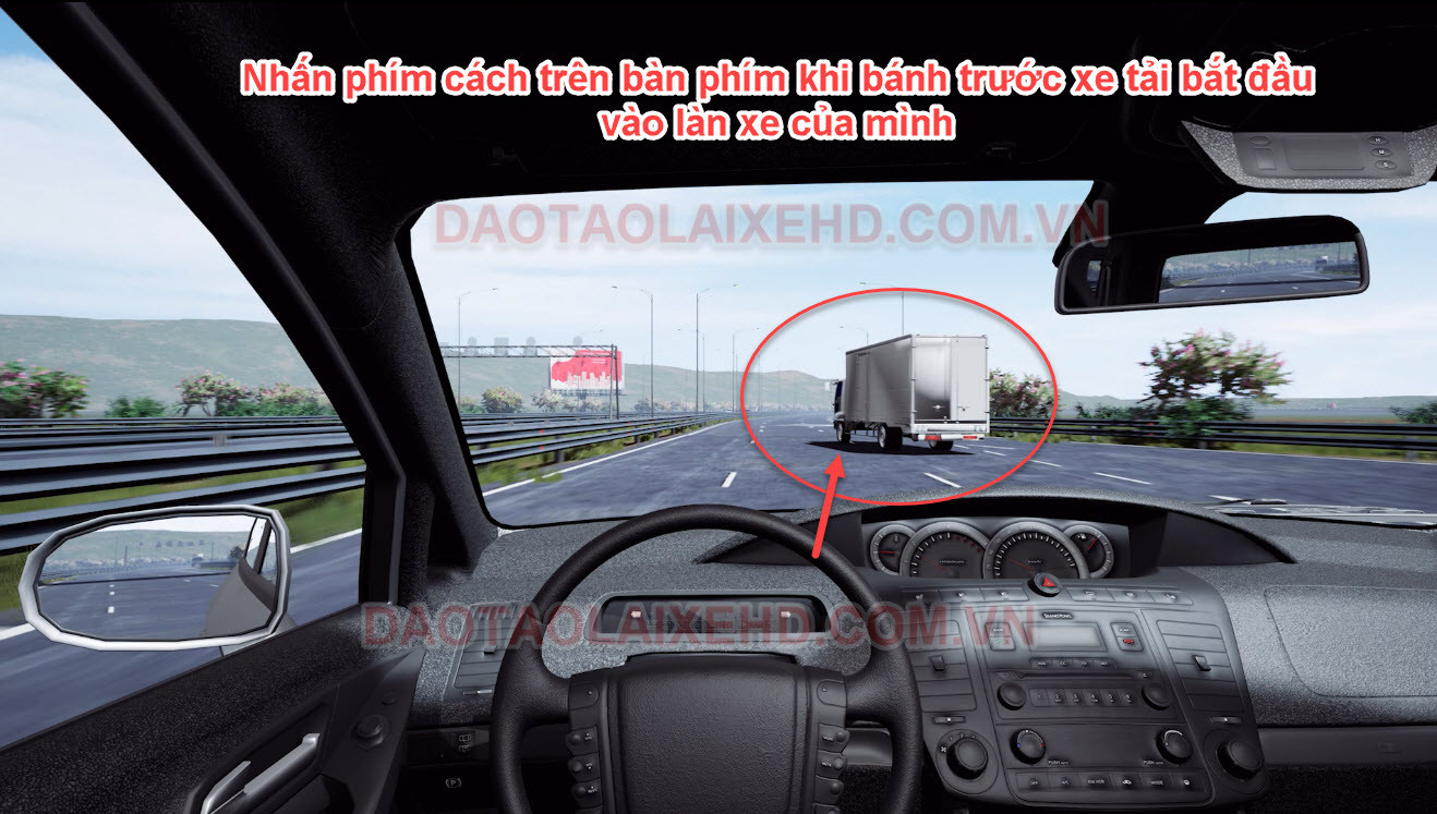 Xe tải từ đường nhánh nhập làn gây nguy hiểm